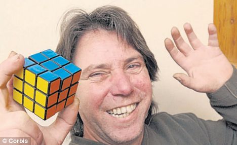 26 años para resolver el cubo de Rubik